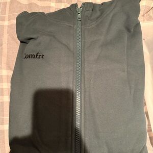 Comfrt zip hoodie